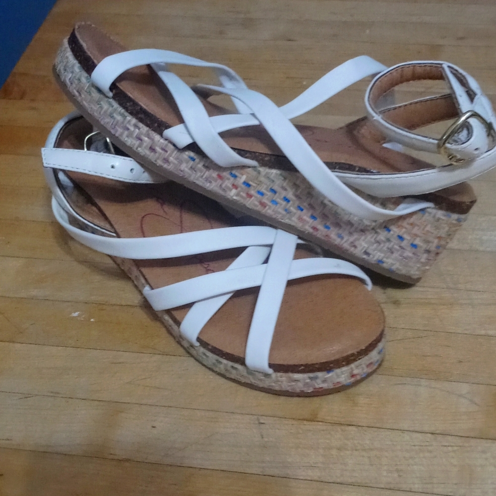 Girls sandals